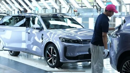 嵐圖全系升級(jí)終身三電質(zhì)保，以“聽勸”定義新能源汽車服務(wù)新高度